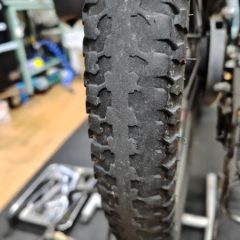 ご依頼は前タイヤパンク修理でしたが… ご依頼は前タイヤパンク修理でしたが…