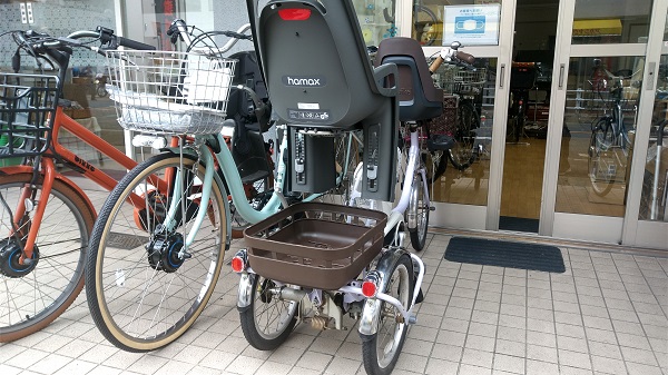 三輪電動自転車に後チャイルドシートを取り付ける | 神川輪業